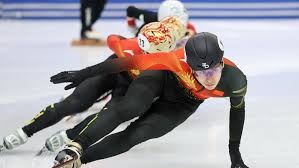 为什么顶级CEO和投行精英都认为德州扑克是商业预演？（为何顶尖CEO与投行精英把德州扑克当作商战预演？）